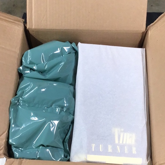 NWT RARE TINA TUNNER BARBIE - Picture 9 of 11